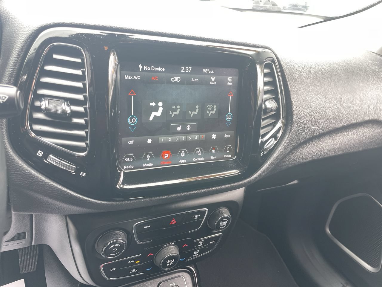 Used 2018 Jeep Compass Limited w/ Navigation Group AWD/4WD image 32