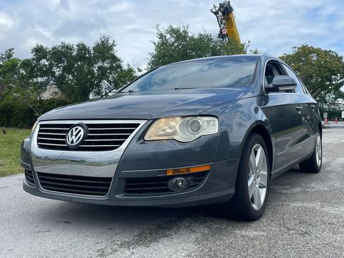 Used 2009 Volkswagen Passat Komfort FWD image 4