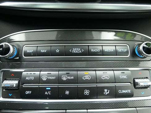 Used 2022 Hyundai Santa Fe Limited AWD/4WD image 38