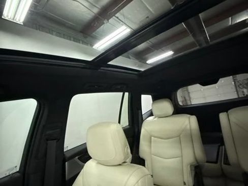 Used 2024 Cadillac XT6 Sport w/ Technology Package AWD/4WD image 21