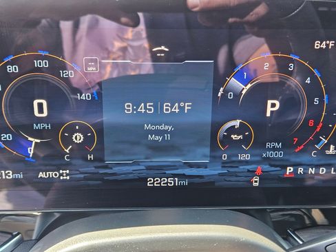 Used 2025 Chevrolet Suburban Z71 AWD/4WD image 21