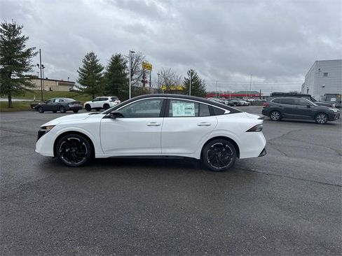 New 2026 Nissan Sentra SR w/ SR Premium Package image 7