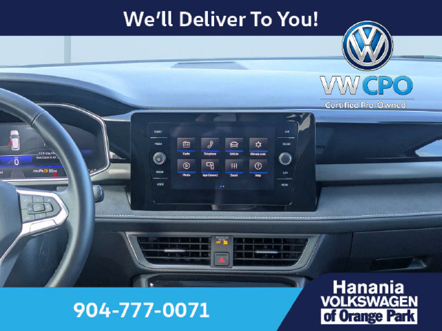 Certified 2025 Volkswagen Taos SE FWD image 18