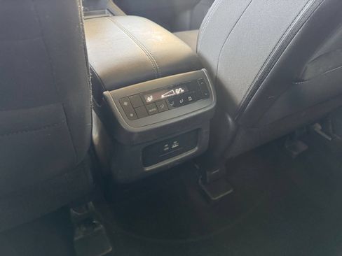 Used 2025 Nissan Pathfinder SV FWD image 24