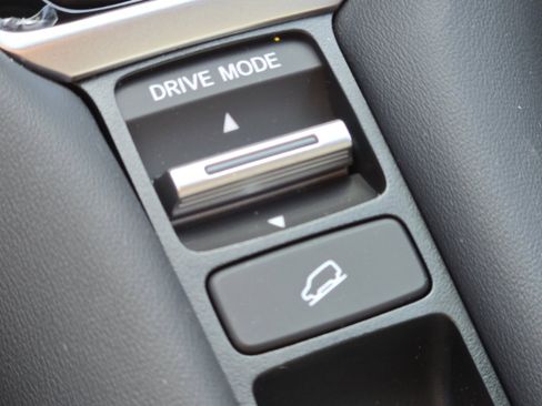 New 2026 Honda HR-V Sport image 8