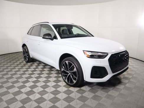 Certified 2023 Audi SQ5 Prestige w/ Prestige Package image 3