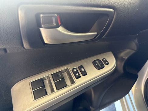 Used 2013 Toyota Camry SE FWD image 19