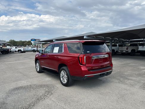Used 2021 GMC Yukon SLT w/ SLT Premium Package AWD/4WD image 9