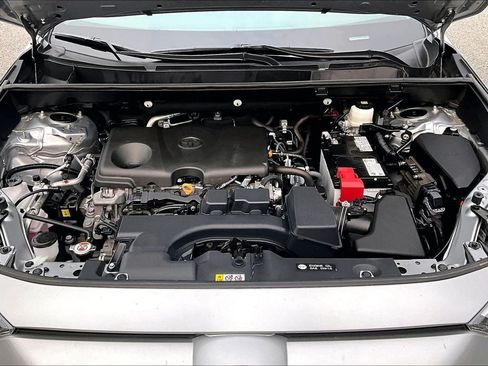 Used 2025 Toyota RAV4 XLE AWD/4WD image 30