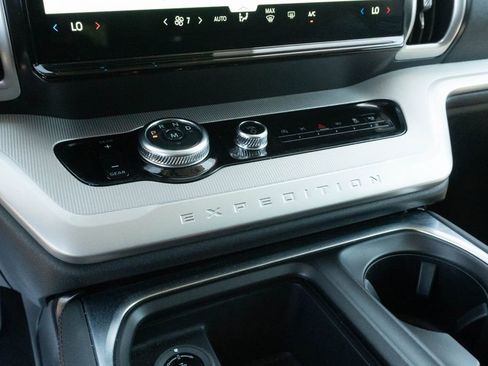 Used 2025 Ford Expedition Max Active RWD image 34