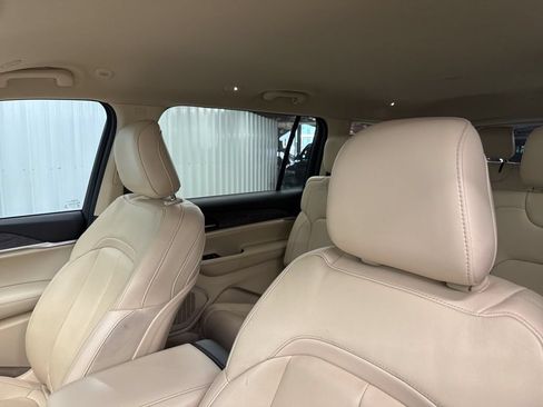 Used 2022 Jeep Grand Cherokee L Limited RWD image 17