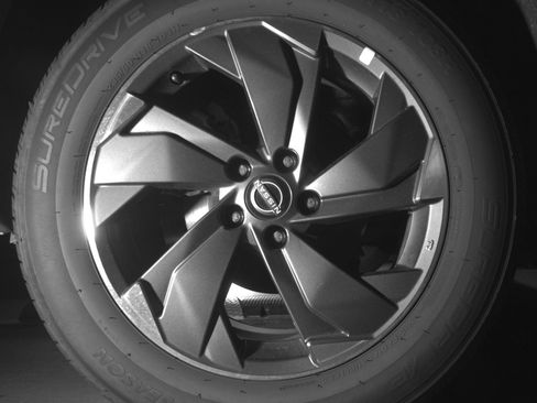 Used 2025 Nissan Rogue SV FWD image 12