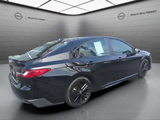 Used 2025 Toyota Camry SE FWD image 4
