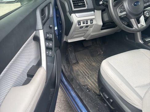 Used 2017 Subaru Forester 2.5i Premium image 8