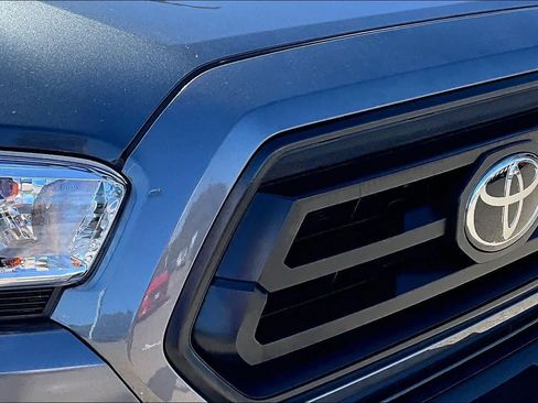 Used 2023 Toyota Tacoma SR AWD/4WD image 29