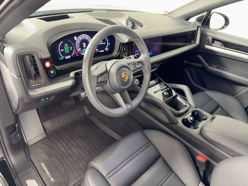 Certified 2024 Porsche Cayenne E-Hybrid Coupe AWD image 4