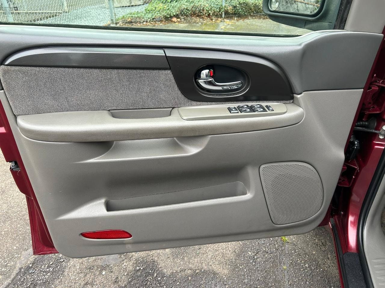 Used 2003 GMC Envoy XL SLE AWD/4WD image 9