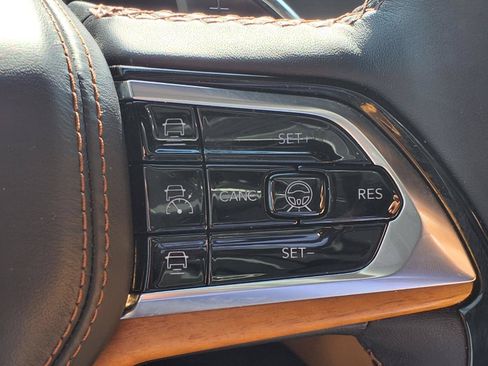 Used 2024 Jeep Grand Cherokee Summit AWD/4WD image 14