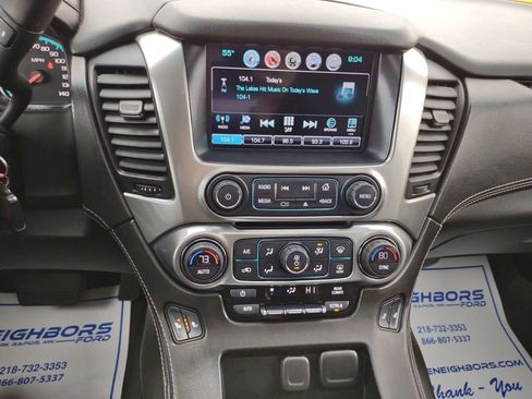 Used 2017 Chevrolet Suburban LT image 18