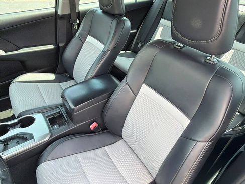 Used 2014 Toyota Camry SE FWD image 7