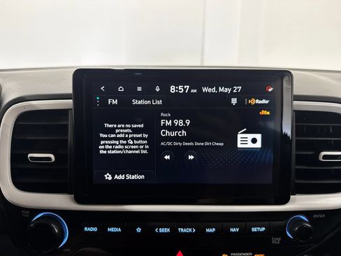 Used 2025 Hyundai Venue Limited FWD image 13