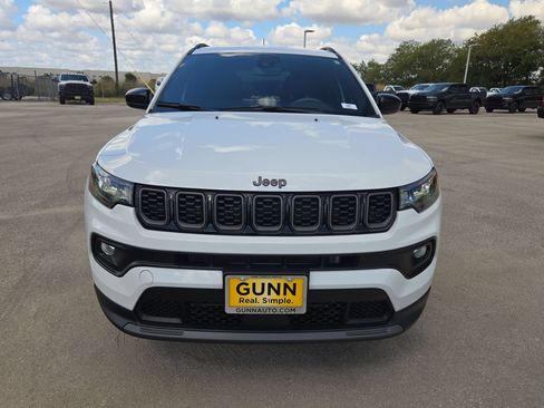 Used 2025 Jeep Compass Latitude w/ Altitude Special Edition AWD/4WD image 8