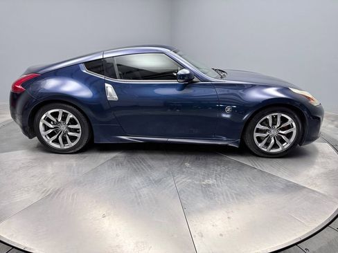 Used 2014 Nissan 370Z Coupe RWD image 4