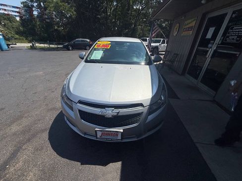 Used 2014 Chevrolet Cruze LT FWD image 3