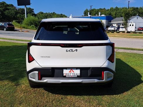 New 2027 Kia Seltos LX FWD image 5