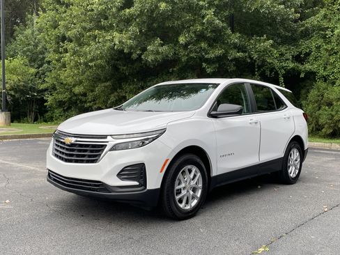 Used 2024 Chevrolet Equinox LS FWD image 5