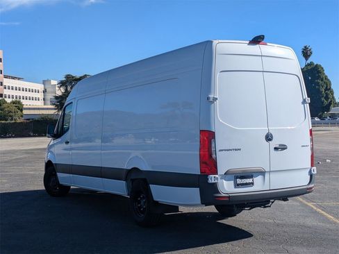 New 2024 Mercedes-Benz Sprinter 3500 image 2