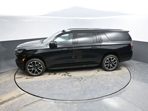 Used 2023 Chevrolet Suburban RST w/ Luxury Package image 31