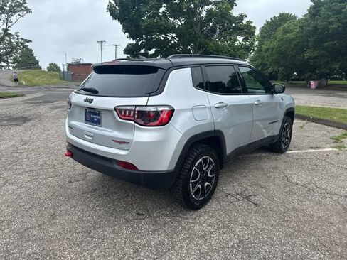 Used 2025 Jeep Compass Trailhawk AWD/4WD image 11