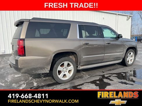 Used 2016 Chevrolet Suburban LT image 14