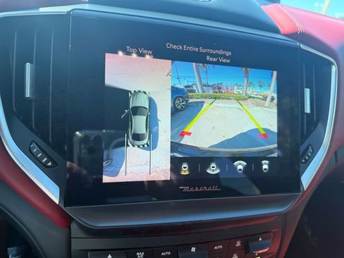 Used 2021 Maserati Ghibli S GranSport image 12