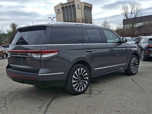 Used 2022 Lincoln Navigator Black Label image 6
