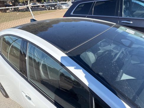 Used 2025 Toyota Prius Limited image 5