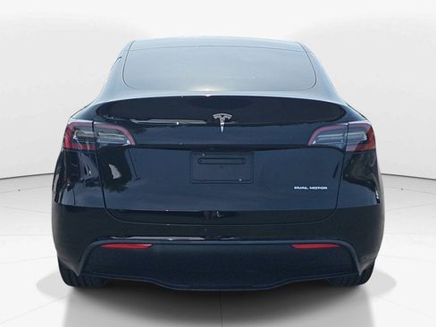 Used 2023 Tesla Model Y Long Range AWD/4WD image 5
