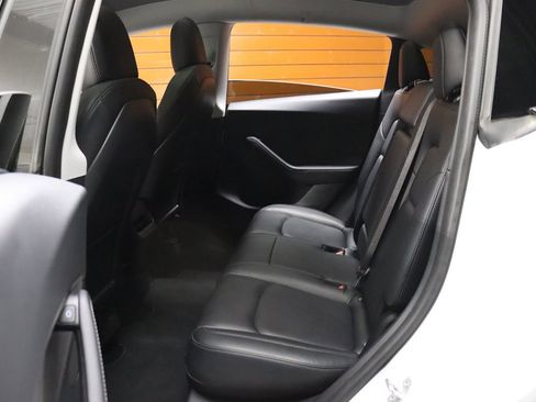 Used 2023 Tesla Model Y 2WD image 38