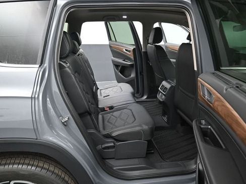 New 2026 Volkswagen Atlas SE image 13