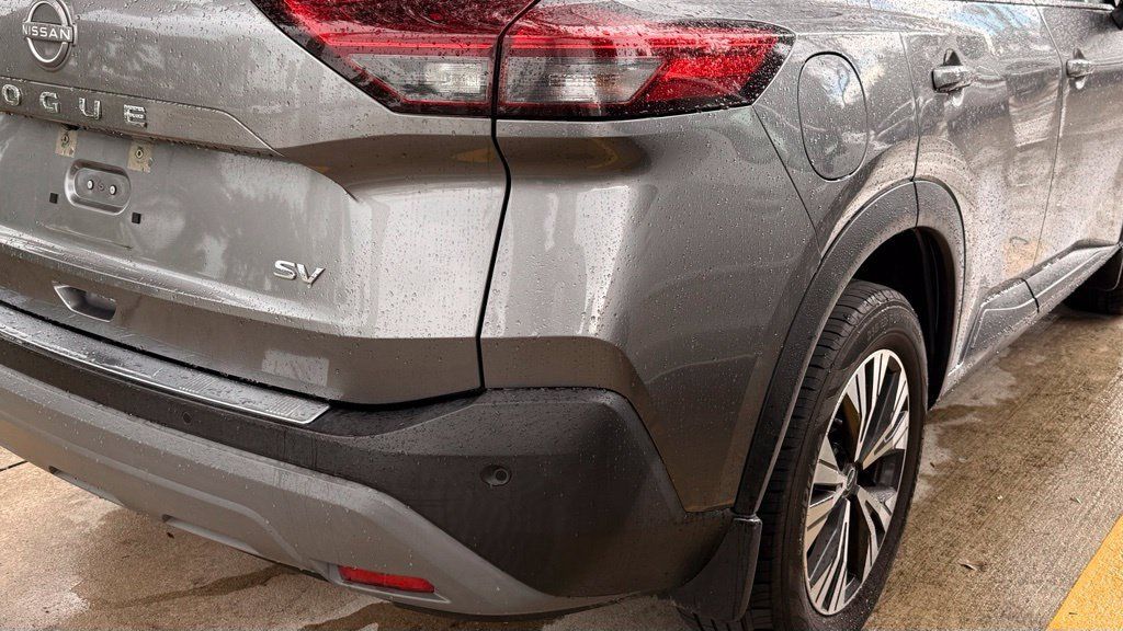 Used 2023 Nissan Rogue SV FWD image 6