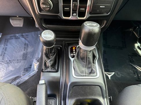 Used 2021 Jeep Wrangler Unlimited Sahara w/ Safety Group AWD/4WD image 26
