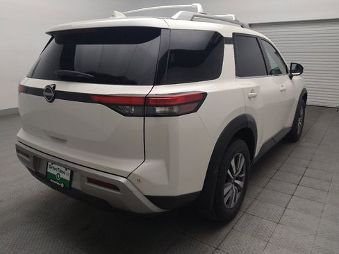 Used 2022 Nissan Pathfinder SL FWD image 9