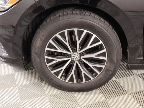 Used 2020 Volkswagen Jetta SE image 18