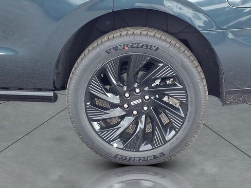 New 2026 Lincoln Navigator Reserve AWD/4WD image 4