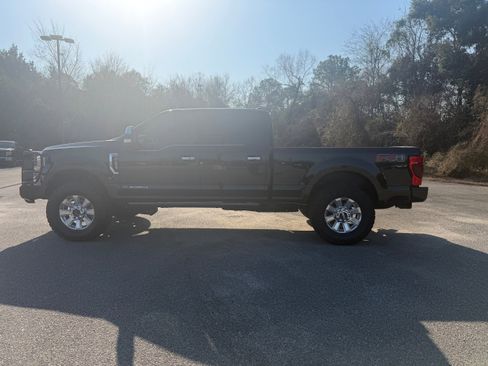 Used 2021 Ford F250 Platinum w/ FX4 Off-Road Package image 8