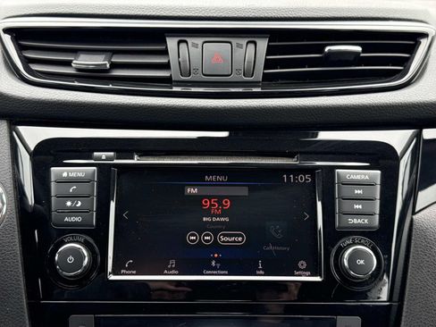 Used 2019 Nissan Rogue Sport SV FWD image 9