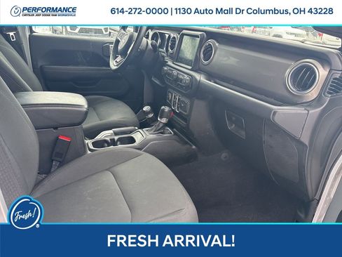 Used 2018 Jeep Wrangler Unlimited Sahara w/ Uconnect 4C Nav & Sound Group image 18