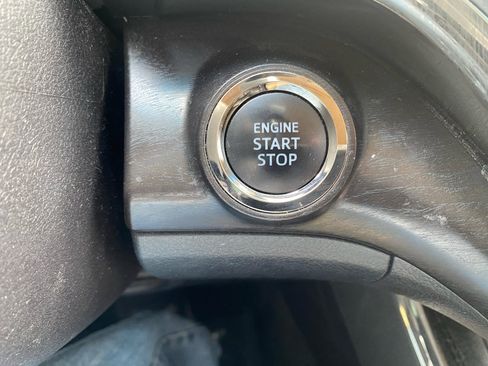 Used 2017 Toyota Avalon Limited image 26