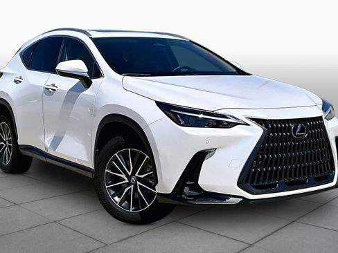 Used 2025 Lexus NX 250 FWD w/ Accessory Package (2T) image 3